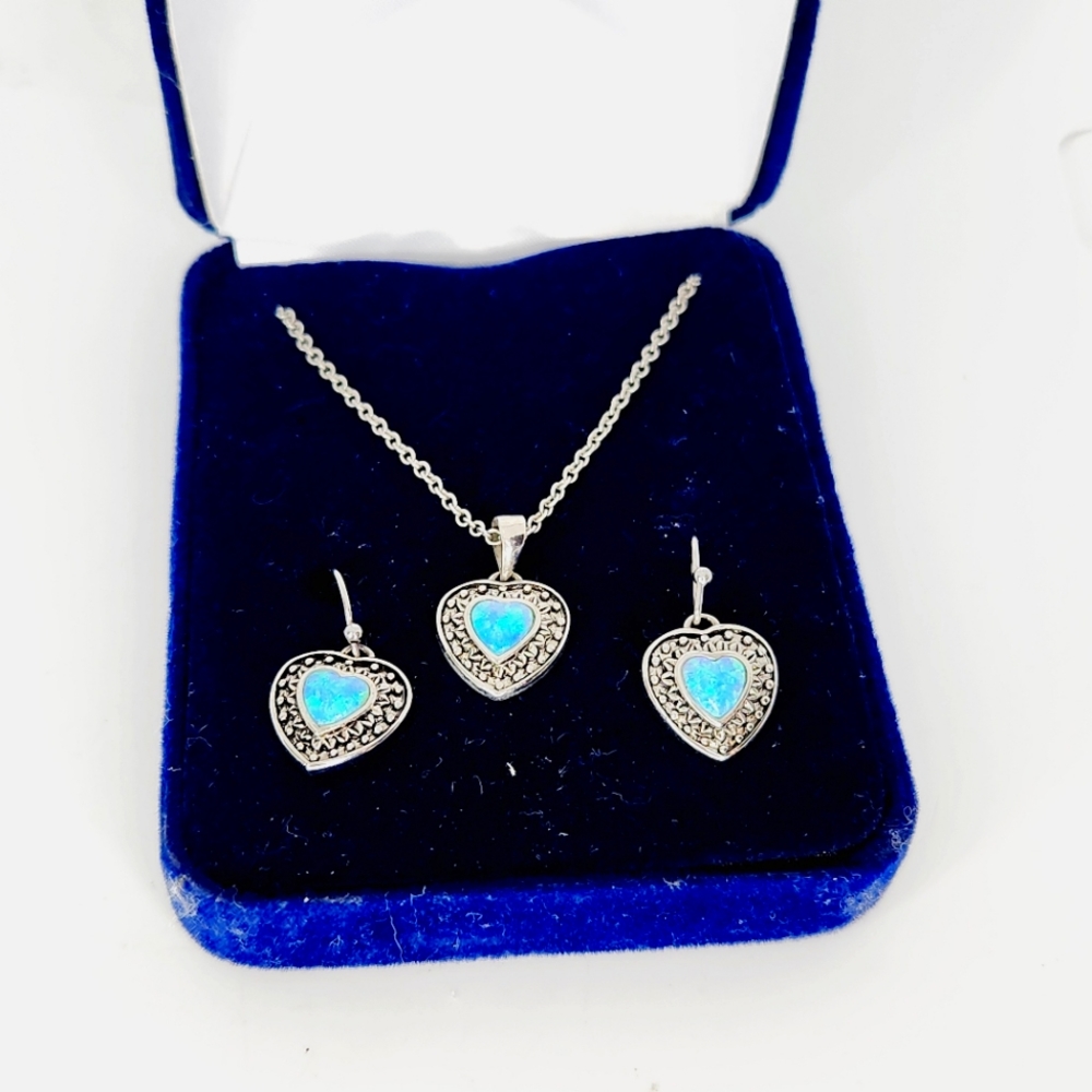 Montana Silversmiths Jewelry Set Royal Heart Blue Opal 19" Necklace & Earrings